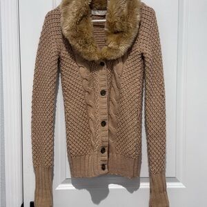 ZARA KNIT Tan Cable Knit Sweater with Faux Fur Collar